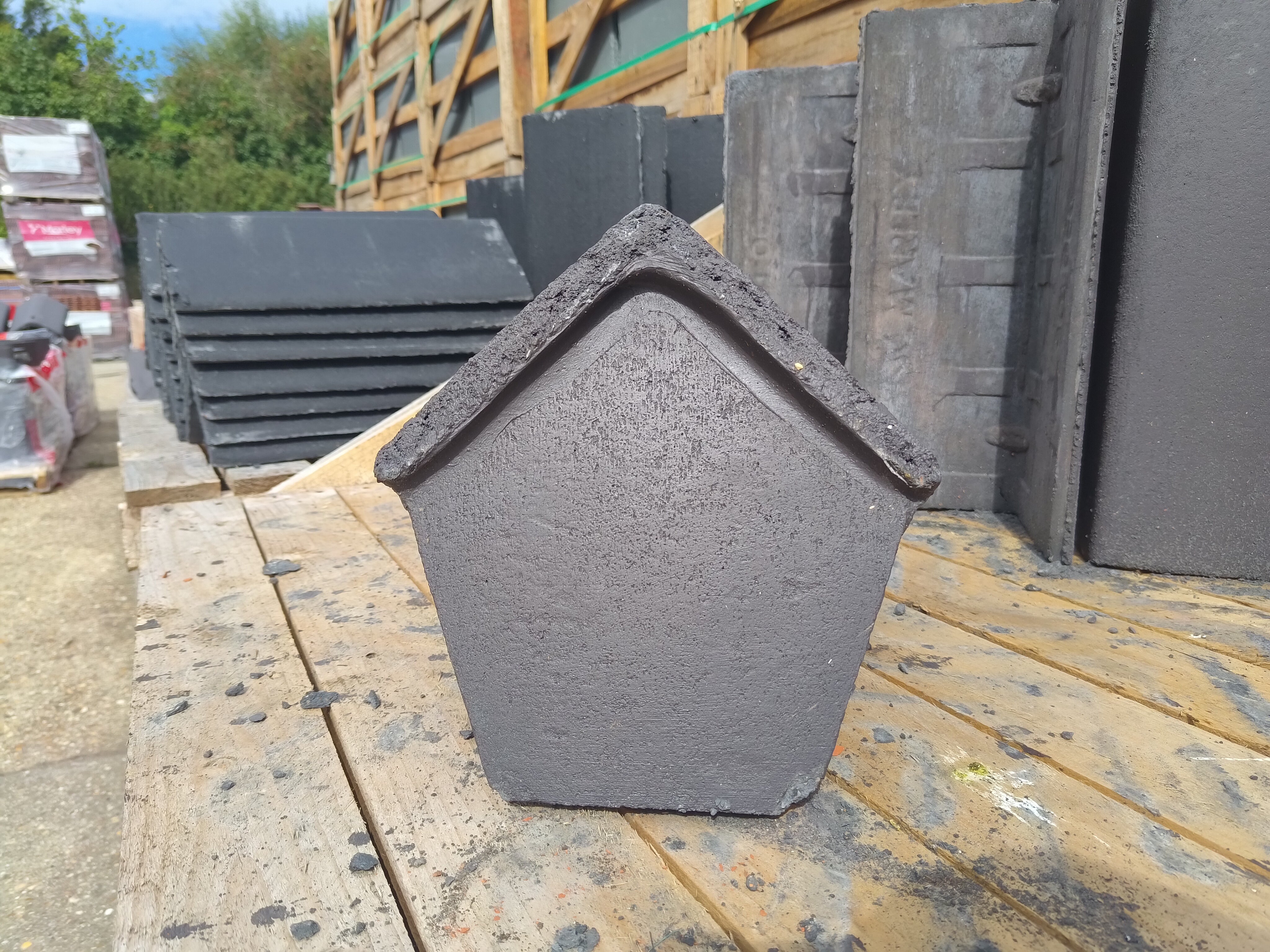 Marley Concrete Angle Block End Ridge 90° Smooth Grey