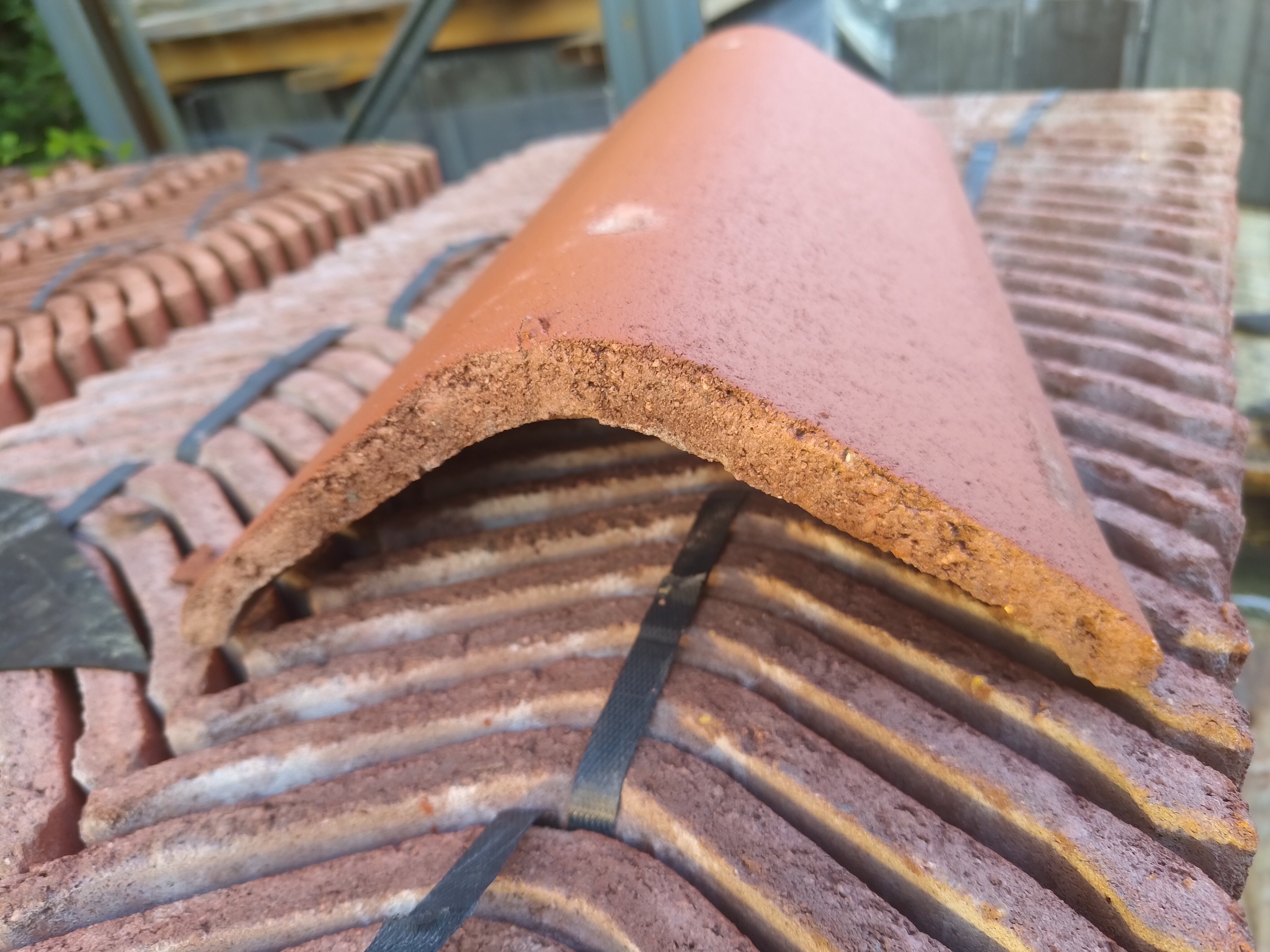 Marley Modern Ridge Hip Mosborough Red